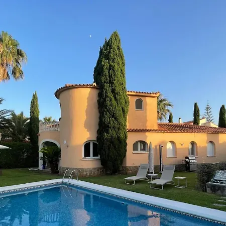Varlo Villa